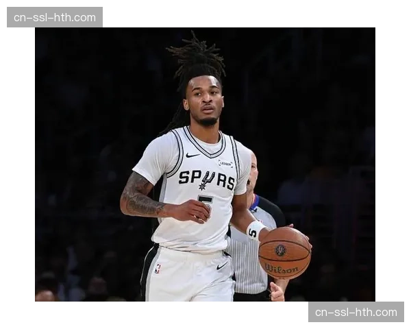 马刺下半场逆转开拓者，福克斯卡斯尔领衔反攻号角